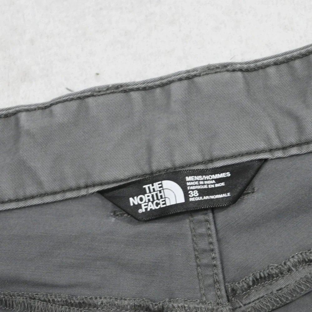 The North Face Shorts Mens 38 Regular Gray‎ Chino Flat Front Zipper Pocket
